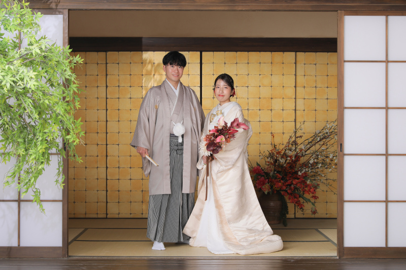 お持ち込みのお花と屋内庭園スタジオでの撮影