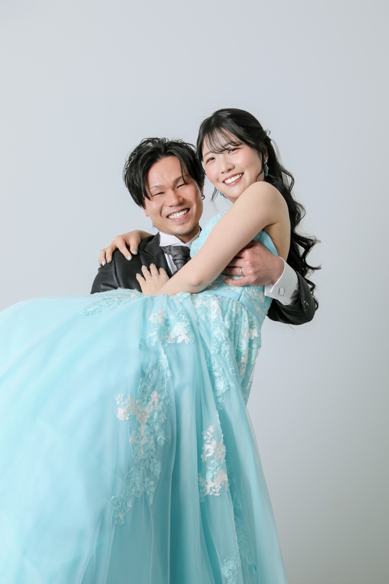 ドレス2着で楽しむ贅沢スタジオ撮影