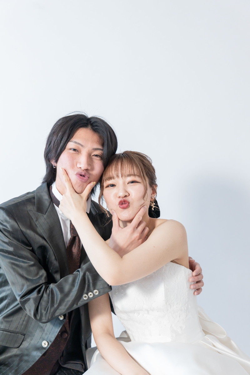 シンプルな背景で