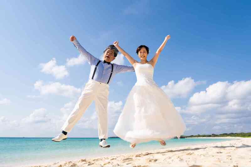 ドレスの種類がたくさんみたい...♪そんな時はここから！