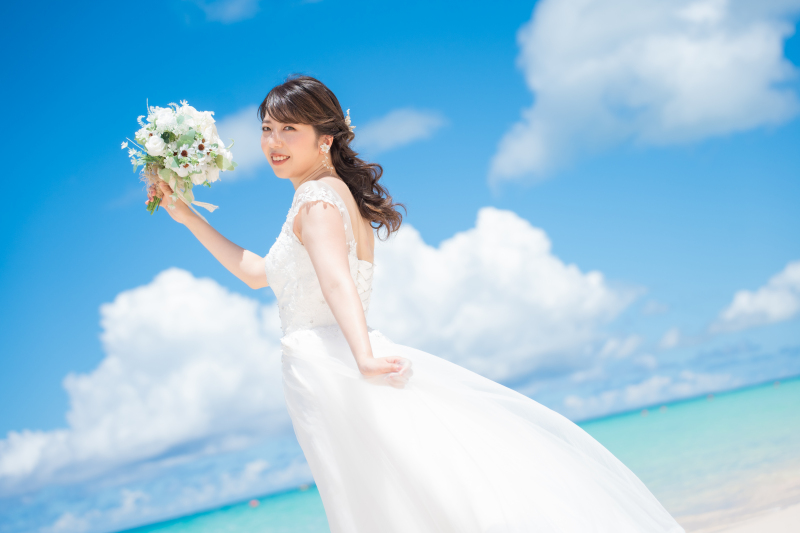 【おふたりらしさ全開◎】お持ち込みアイテムを使ってのフォトはとてもステキです!!