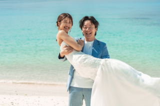 【グッと距離が縮まります♡】抱っこショットはとってもステキな雰囲気!!