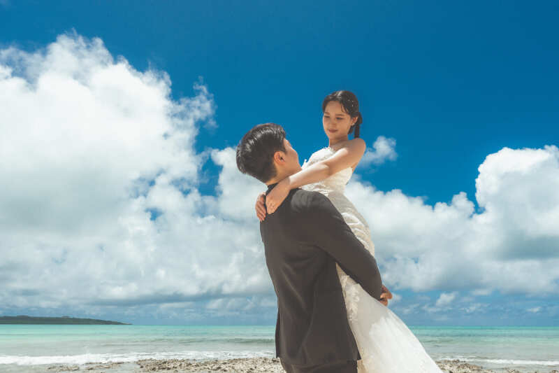 【ぜひ取り入れていただきたい!!】抱っこショットはステキな雰囲気になります♡