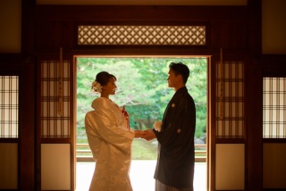 初夏は、エアコンの効いた提携寺院で貸切の撮影はいかがでしょうか?