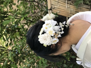 白のつまみ細工のかんざし(^^)