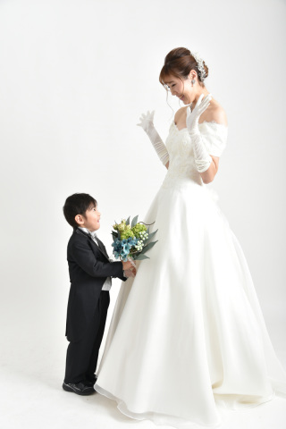 お子様も一緒にブライダル撮影♪とっても楽しく過ごせますよ!