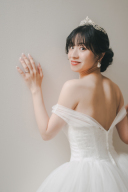 美しいドレスのバックスタイルを活かして…♡