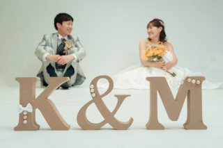 【小物お持込み無料】お二人のイニシャルのオブジェで【スタジオ撮影】