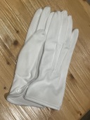 ご新郎様が右手に持つ白手の意味とは、、?