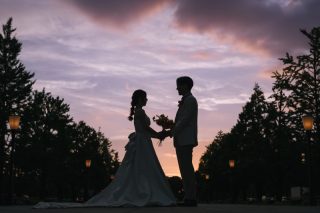 【行幸通り】サンセットのグラデーションを背景に【丸の内ロケ】