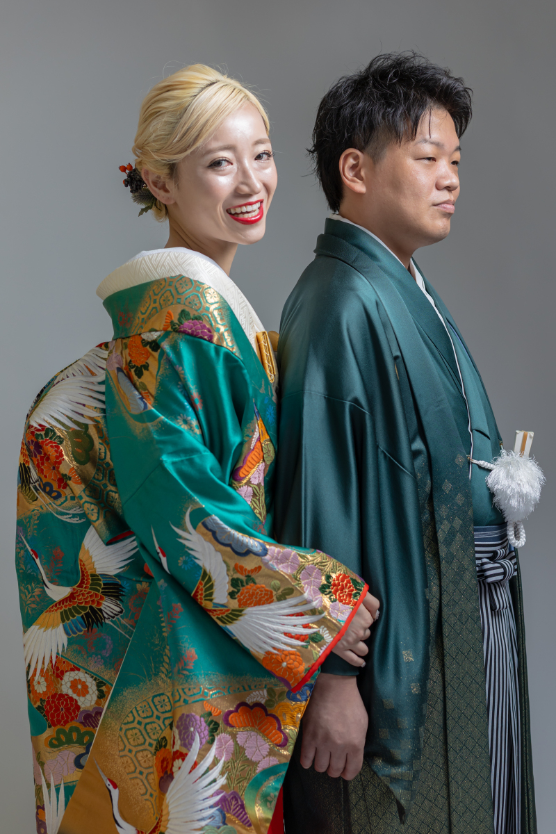 【色打掛&紋付袴】ご新婦の金髪を引き立てる緑コーデ【和装スタジオ】