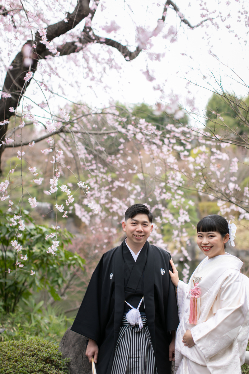 日本庭園の枝垂れ桜と♪