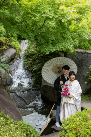 【日本庭園】涼しげな水辺でのショット【和装ロケ】