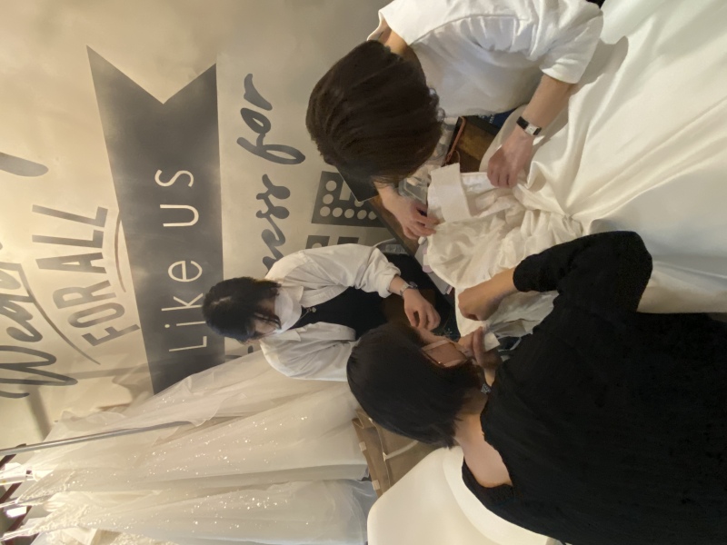 ここまでする?!ウェディングドレスのサイズ補正。