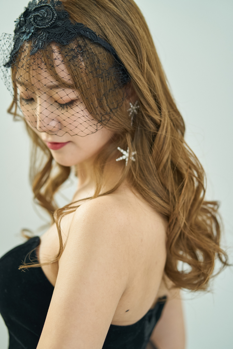 【ドレス＆小物お持込み無料！】ヘッドドレスと巻き下ろしヘアが素敵なお客様♪