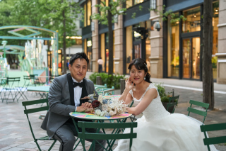 【丸の内仲通り】初夏の緑豊かな大通りで【洋装ロケフォト】