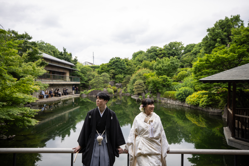 【日本庭園】涼しげな水辺でのショット【和装ロケ】