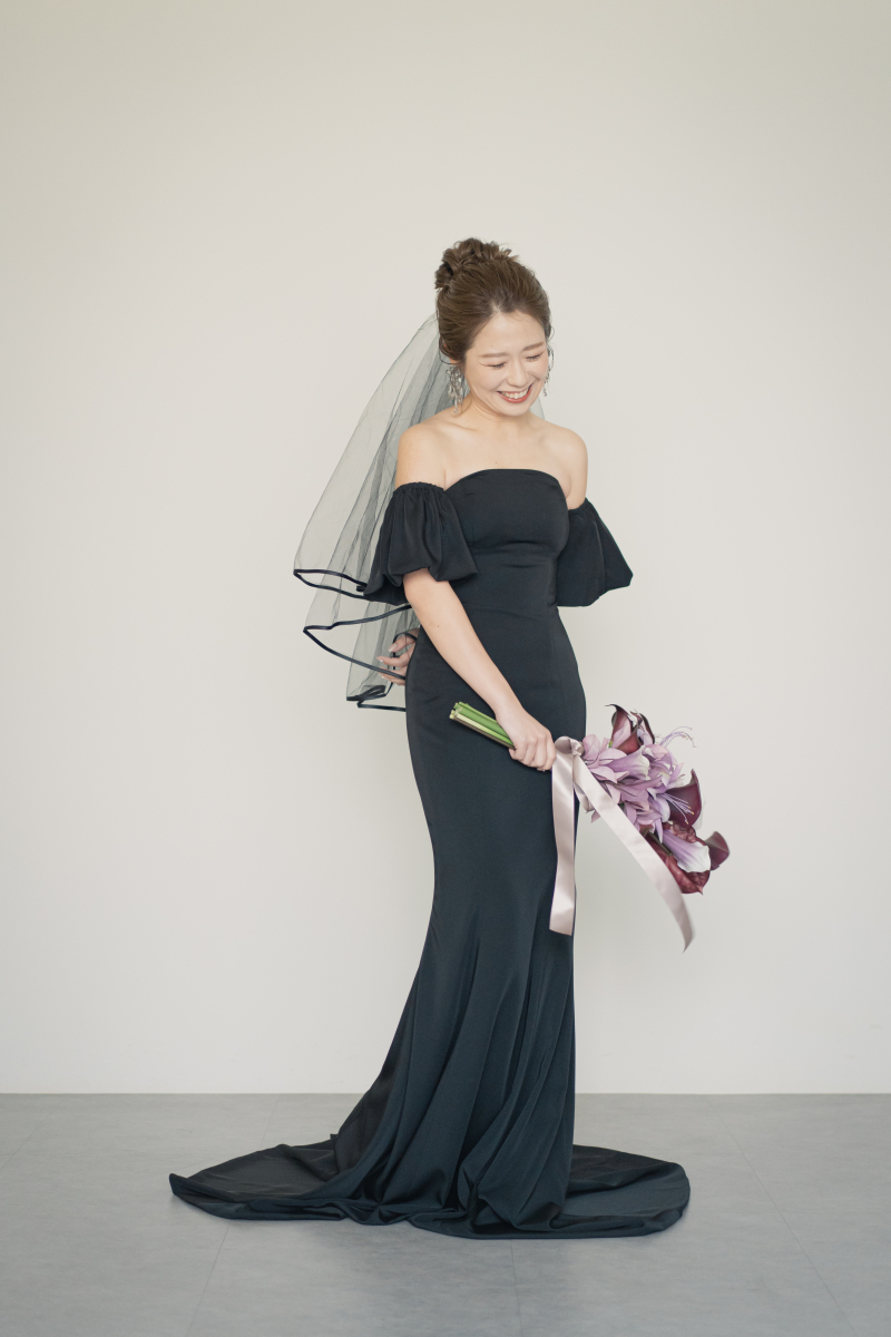 クールでシックなブラックドレス！