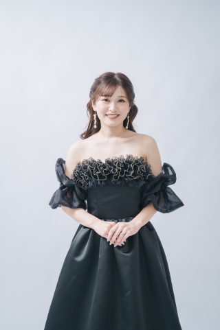 【衣装お持込み無料】クラシックなブラックドレスで【スタジオ撮影】
