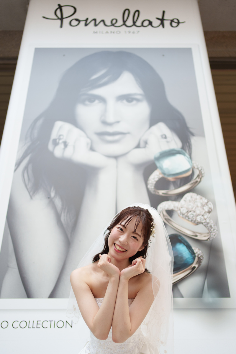 【デパート前】ポスターと同じポージングでお茶目に♡【日本橋】