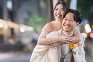 【丸の内】ハッピー気分の抱っこポージング！【仲通り】