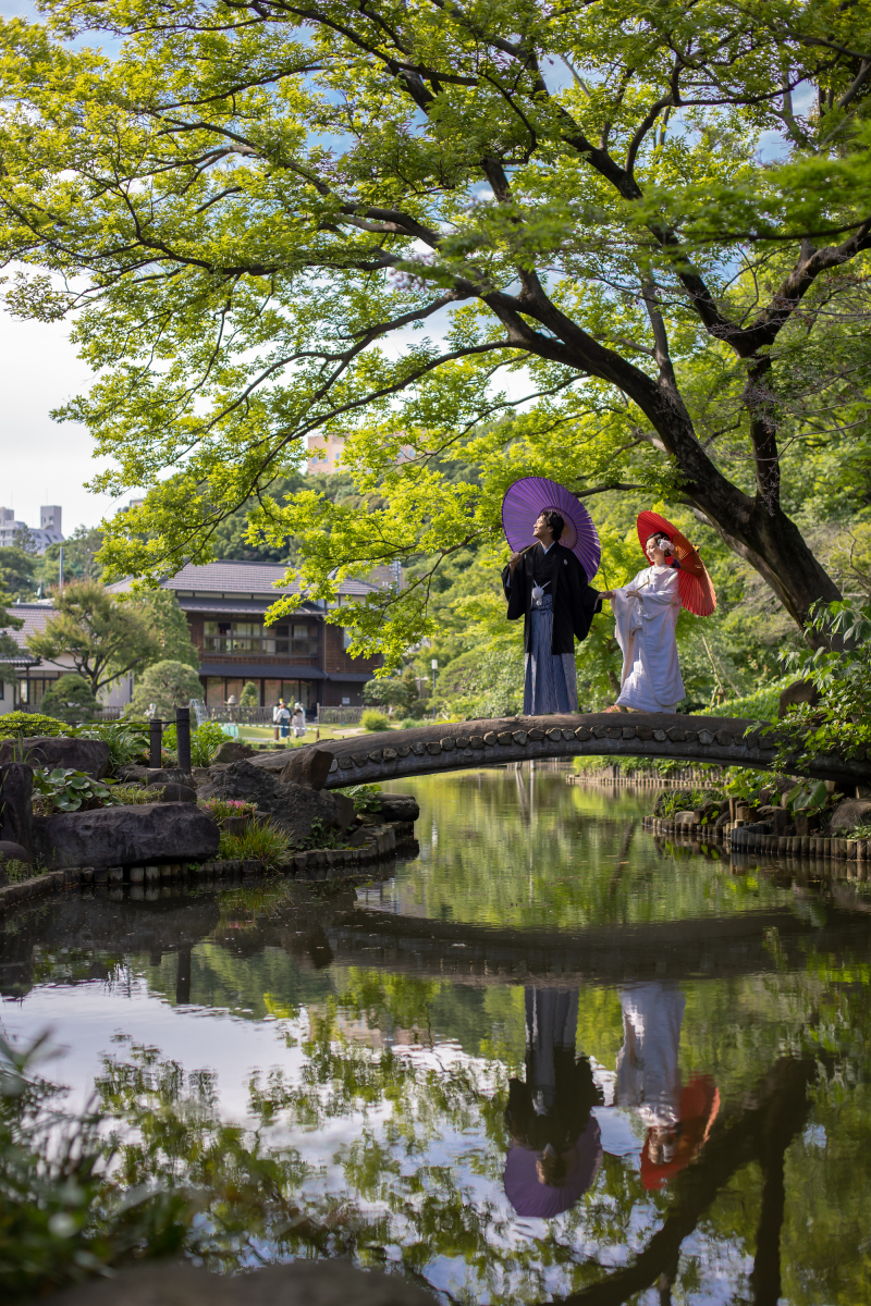 美しい日本庭園の水鏡フォト