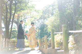 【和装】日本庭園は、冬も緑豊か！【ロケーションフォト】
