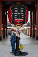 ニューレトロな雰囲気!ブラックドレスでの浅草・雷門撮影♪