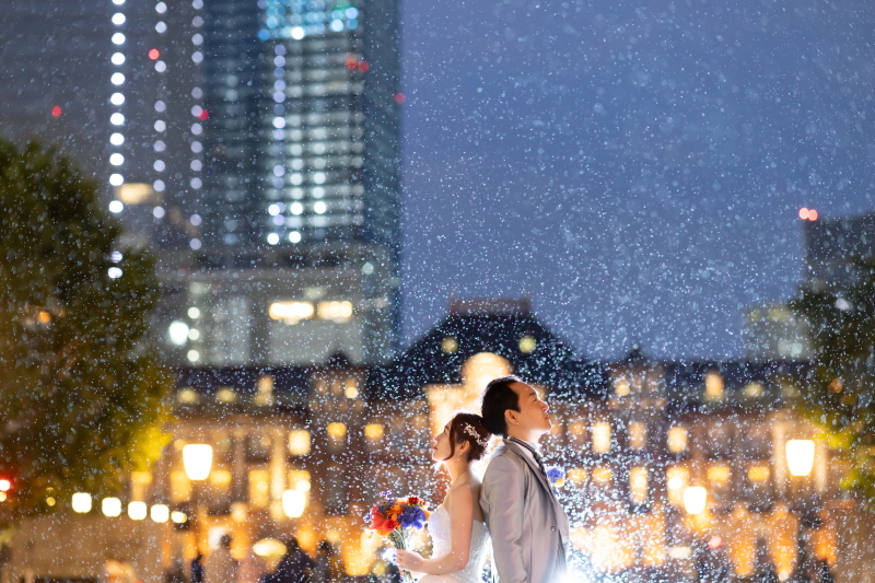 【雨の撮影】雨粒の美しさを写したショット【東京駅前】
