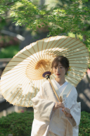 日本庭園の緑に映える白無垢での撮影♪