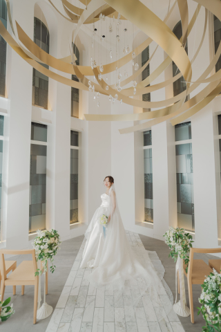 パールのついたロングベールに注目です！！