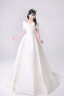 サテン、シルク生地のドレス