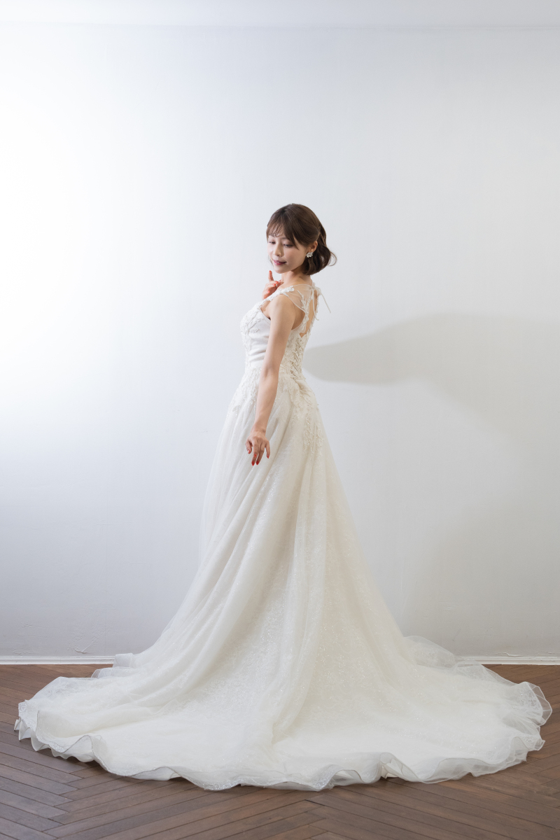 新作ドレスのご紹介②