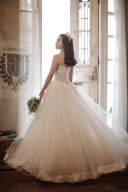 fly to the skyの新作ドレスをご紹介!