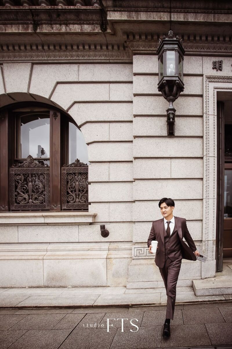 ご新郎様のソロショットの紹介