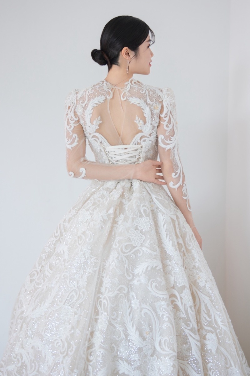 新作ドレスのご案内♪