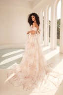 【2024年8月】　新作カラードレスの入荷のご案内