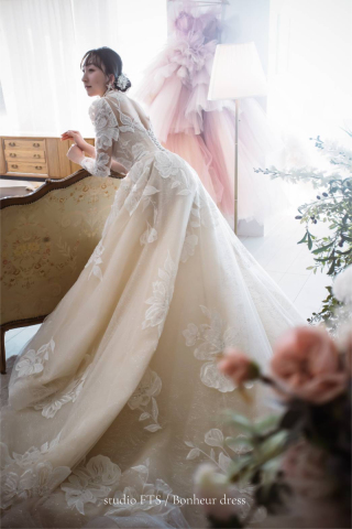 公式LINEにてお気軽にお問い合わせくださいませ♪