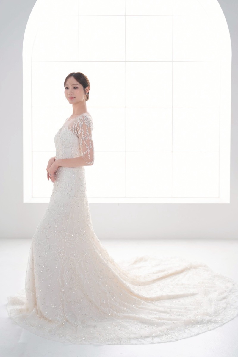 新作ドレスのご案内♪