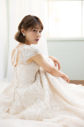 新作ドレスのご紹介②