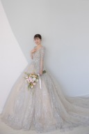 新作ドレスのご紹介♪