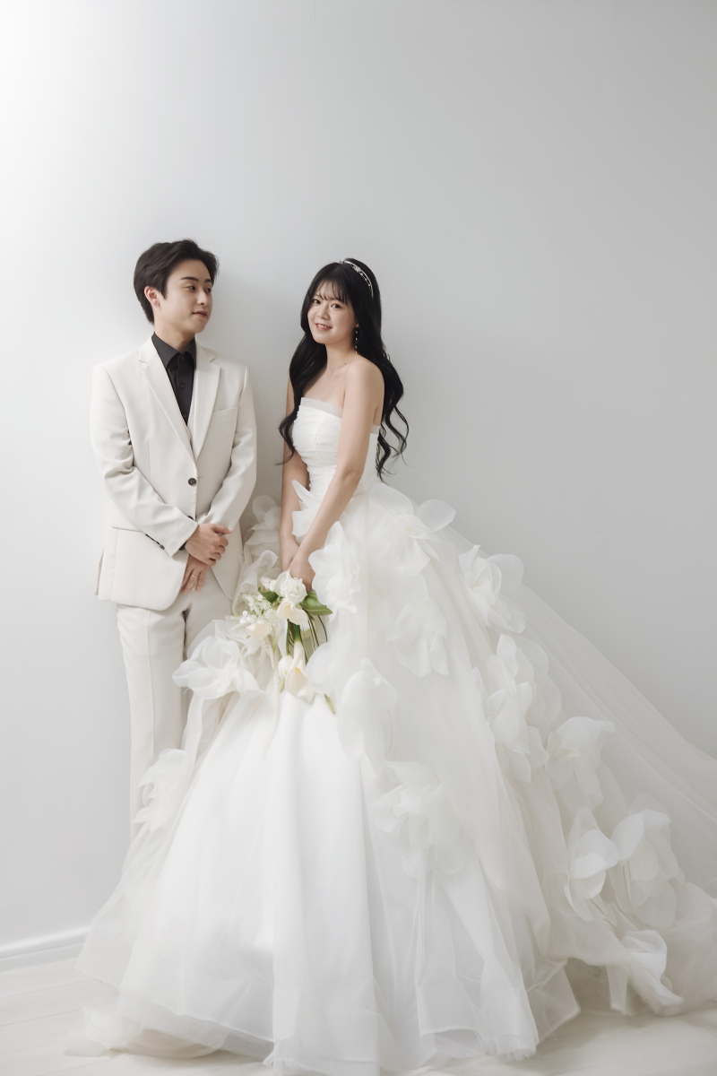 今選ばれているドレス紹介 ♪・:*