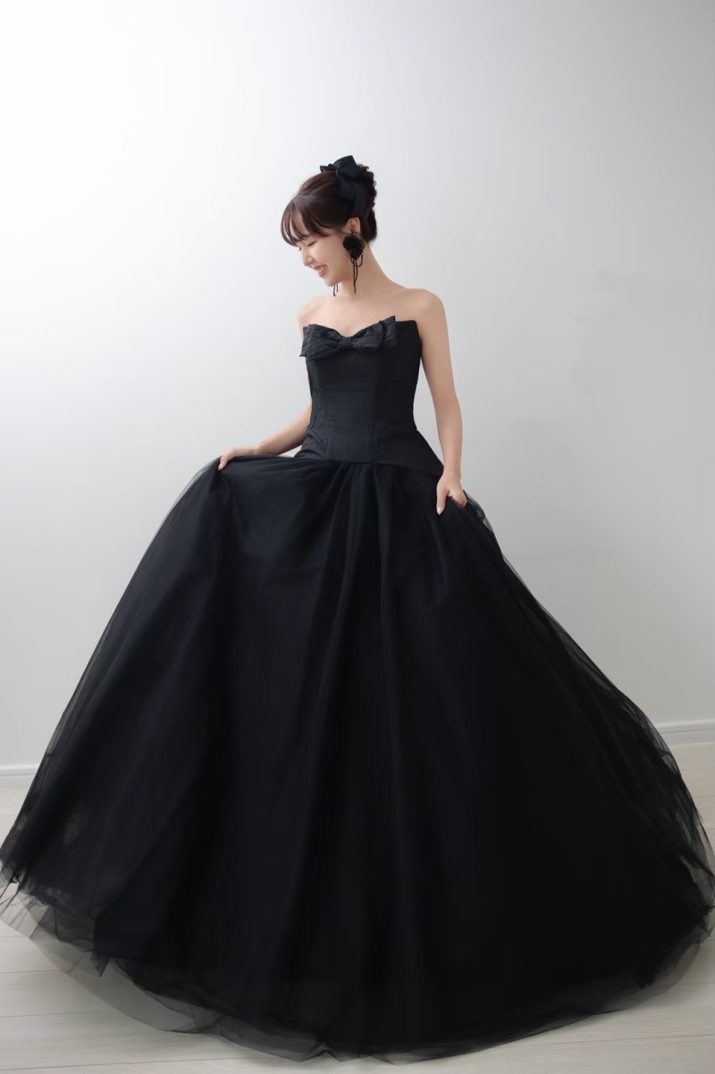 FTSの黒ドレスを集めてみました！