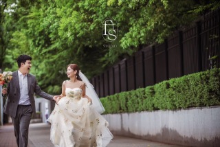 ロケーション×カラードレス