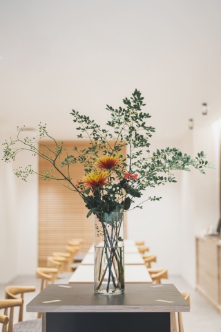 四季折々のお花で皆さまをお出迎え