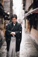 新郎様もこだわりの装いで