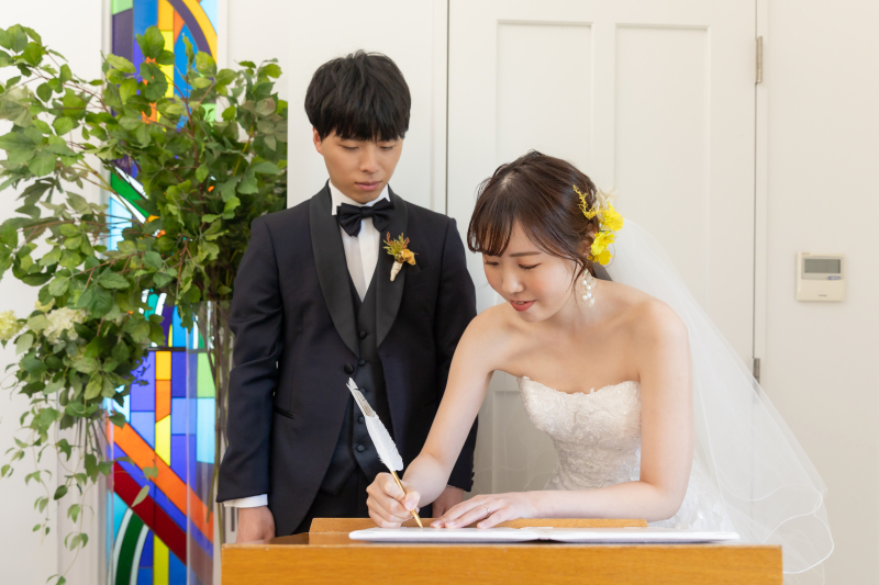 チャペルで挙式のワンシーンを・・・