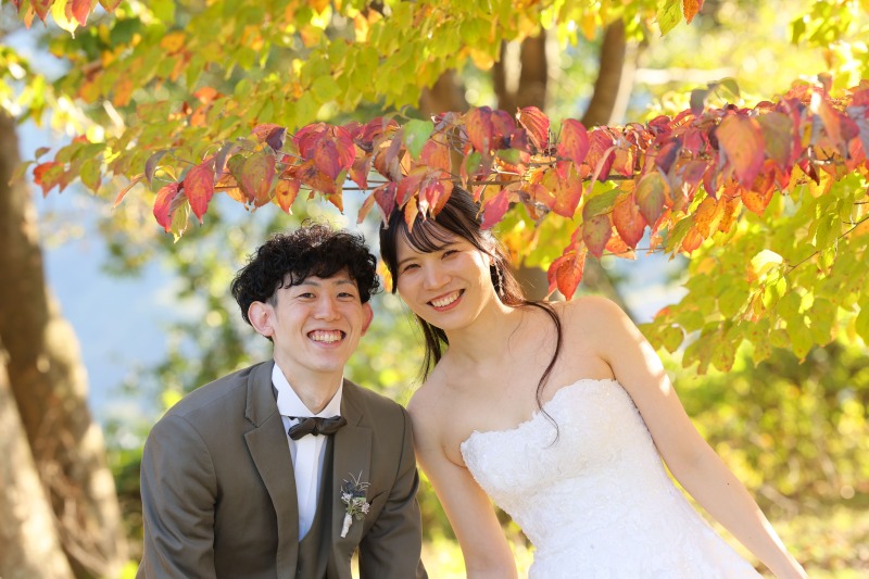 軽井沢の秋を彩る紅葉フォトウェディング