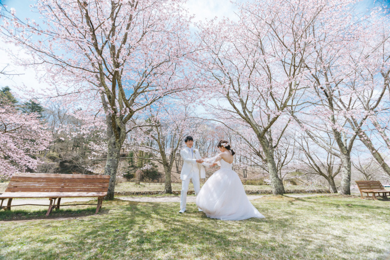 春の軽井沢で残す、桜のフォトウエディング