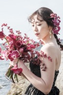 トレンド☆ブラックドレス&times;赤色ブーケ